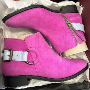 Girroti modern ankle boots size 38 (7.5)